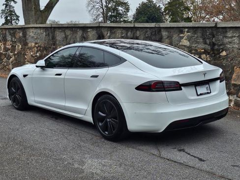 Used 2022 Tesla Model S AWD image 13