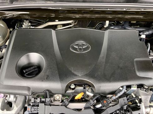 Certified 2022 Toyota Camry XSE FWD image 32