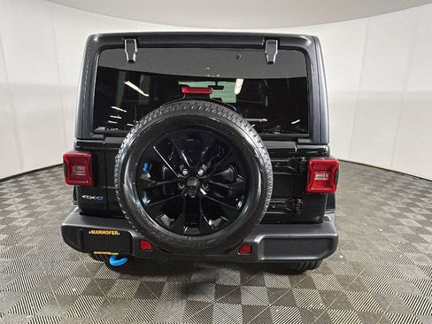 Used 2023 Jeep Wrangler Unlimited Sahara w/ Cold Weather Group AWD/4WD image 4