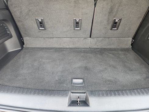 Used 2024 Chevrolet Traverse RS FWD image 32