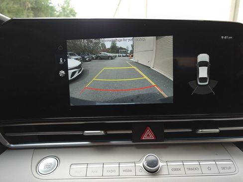 Certified 2023 Hyundai Elantra Limited FWD image 21