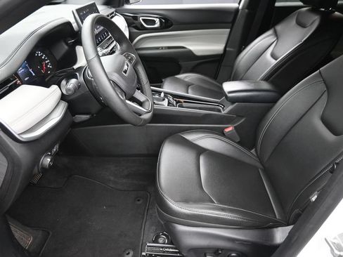 Used 2025 Jeep Compass Limited AWD/4WD image 16