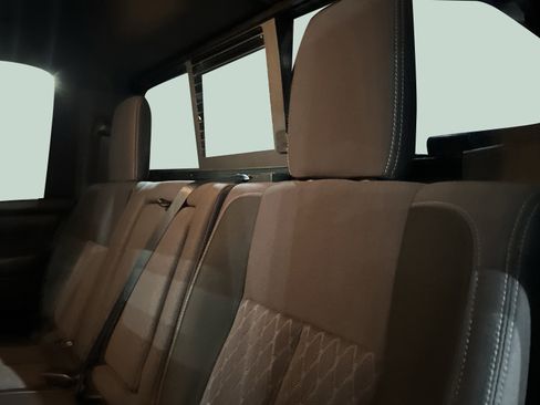 Used 2024 Nissan Titan SV w/ SV Bronze Edition Package image 30