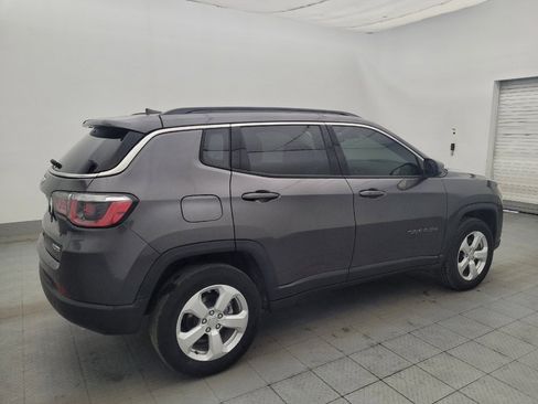 Used 2020 Jeep Compass Latitude w/ Cold Weather Group AWD/4WD image 10