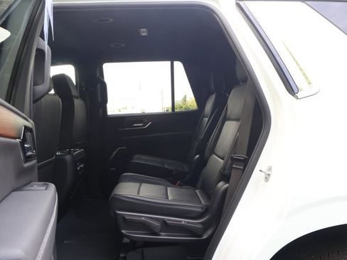 Used 2025 GMC Yukon Denali AWD/4WD image 43