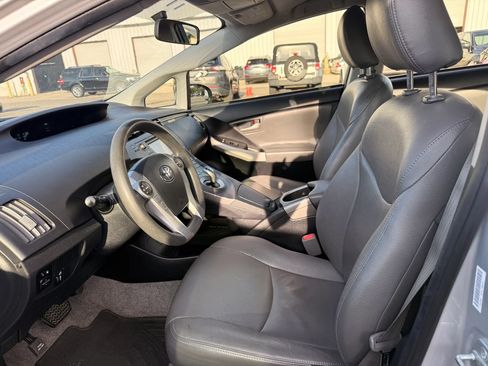 Used 2014 Toyota Prius Three FWD image 2