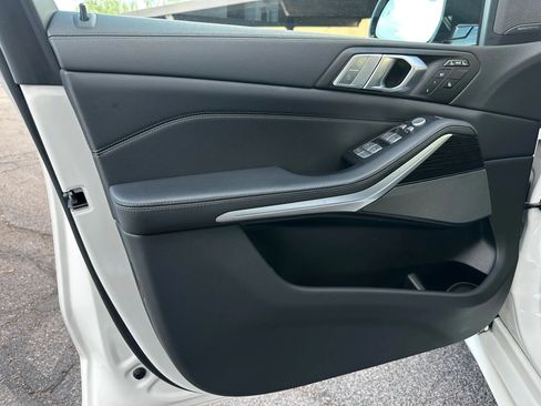 Used 2020 BMW X7 M50i w/ Executive Package image 17