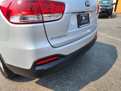 Used 2017 Kia Sorento AWD image 35
