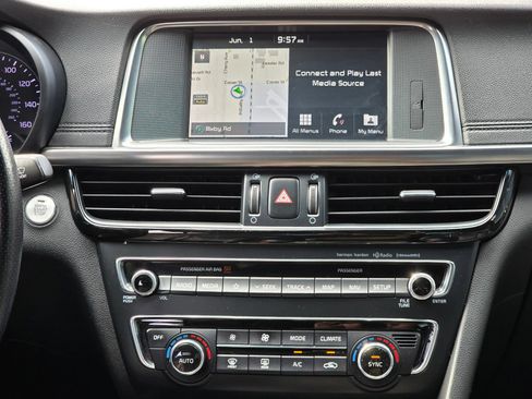 Used 2018 Kia Optima SX w/ Technology Package FWD image 18