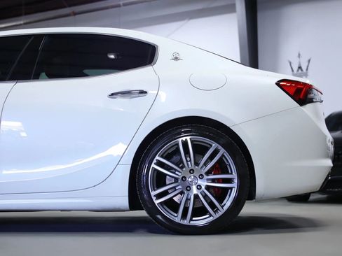 Used 2021 Maserati Ghibli GranLusso image 19