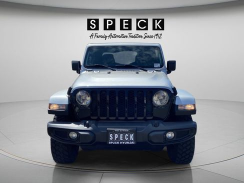 Used 2023 Jeep Gladiator Sport AWD/4WD image 5