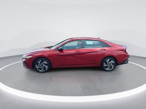 Certified 2025 Hyundai Elantra SEL FWD image 5