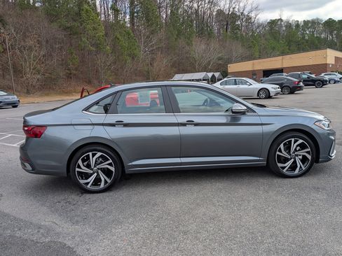 Used 2025 Volkswagen Jetta SEL image 10