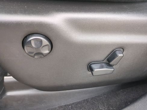 Used 2020 Jeep Grand Cherokee Altitude image 17