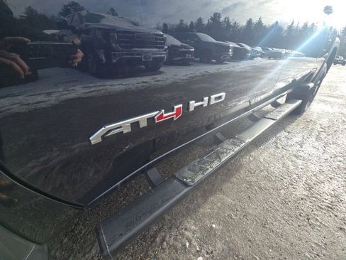 Used 2024 GMC Sierra 2500 AT4 w/ AT4 Preferred Package image 32