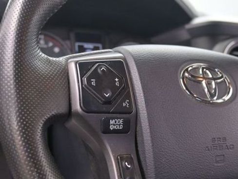 Used 2018 Toyota Tacoma TRD Off-Road AWD/4WD image 17