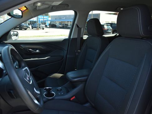 Used 2022 GMC Terrain SLE w/ Driver Convenience Package image 16