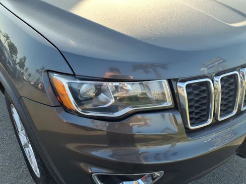 Used 2020 Jeep Grand Cherokee Laredo RWD image 4