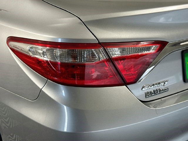 Used 2017 Toyota Camry XLE w/ Moonroof Package FWD image 35