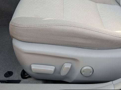 Used 2017 Toyota Camry LE FWD image 23