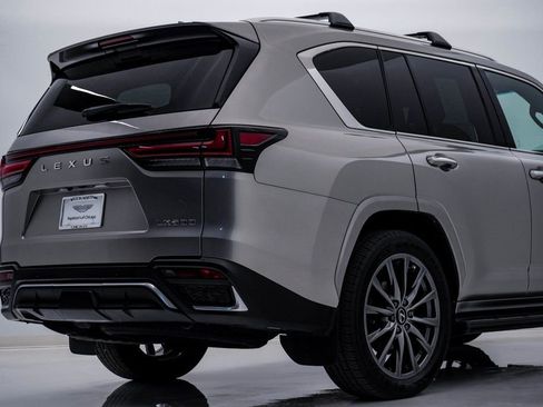 Used 2024 Lexus LX 600 F Sport image 12