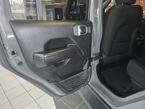 Used 2020 Jeep Gladiator Sport w/ Quick Order Package 24S image 10