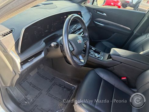 Used 2025 Cadillac XT4 Premium Luxury image 23
