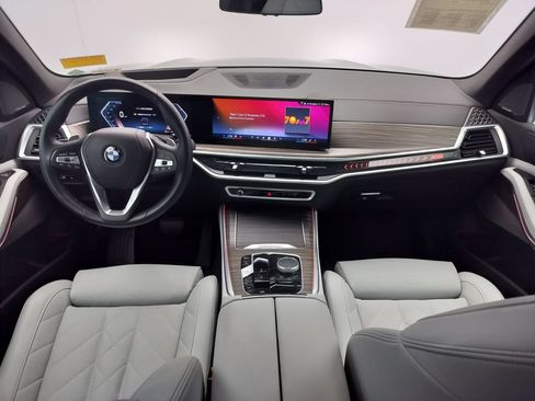 Certified 2024 BMW X5 xDrive40i w/ Premium Package AWD/4WD image 11