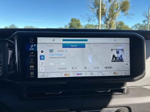 New 2026 Jeep Gladiator Sport image 25