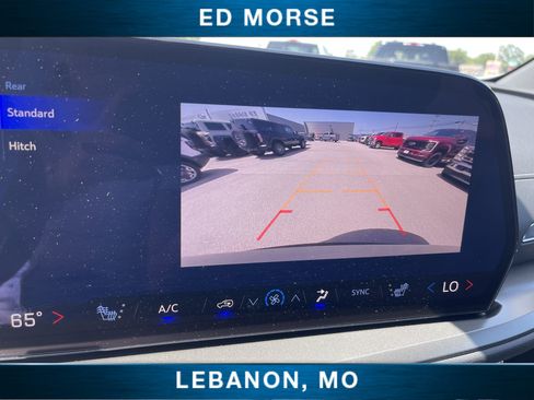 Used 2025 Chevrolet Traverse LT FWD image 15