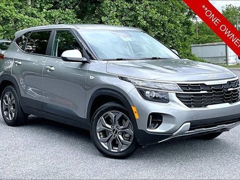 Used 2024 Kia Seltos LX AWD/4WD image 2