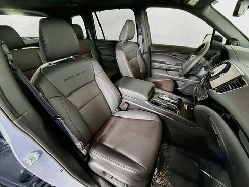 Used 2024 Honda Passport Black Edition image 29