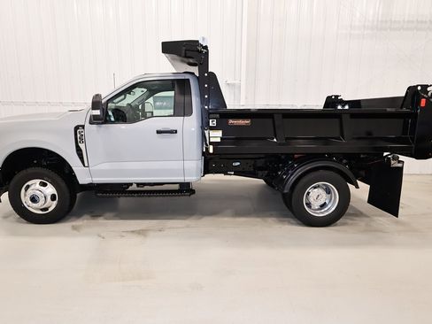 New 2025 Ford F350 XL w/ XL Chrome Package image 5