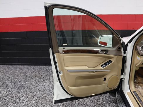 Used 2012 Mercedes-Benz GL 450 4MATIC w/ Premium 2 Pkg image 34