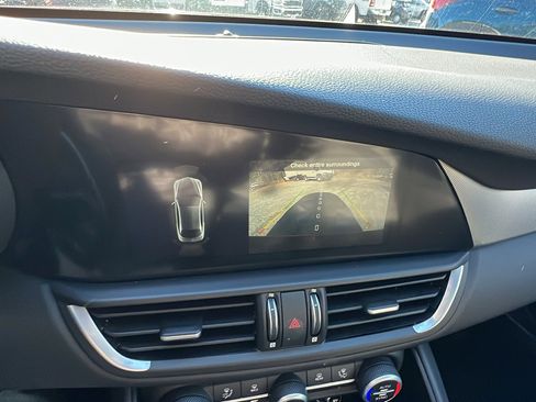 Used 2025 Alfa Romeo Giulia AWD w/ Veloce Package AWD image 35