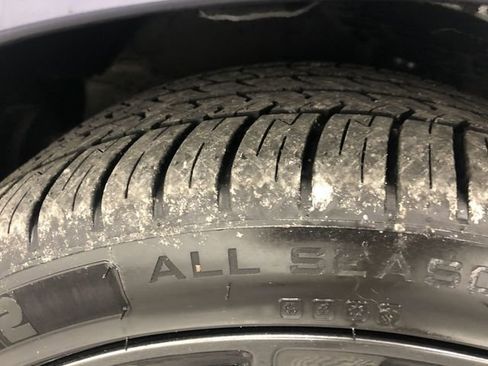 Used 2023 Toyota Corolla SE image 27