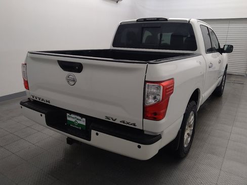 Used 2018 Nissan Titan SV w/ SV Convenience Package AWD/4WD image 7