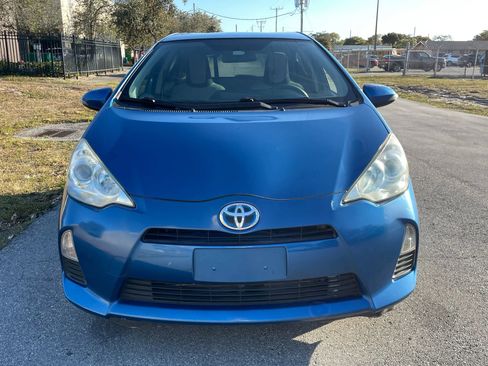 Used 2012 Toyota Prius C One image 7