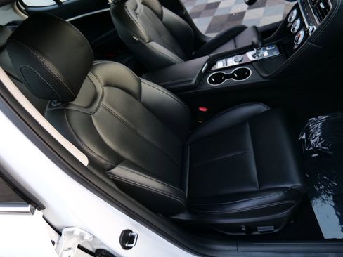 Used 2023 Genesis G70 2.0T image 37