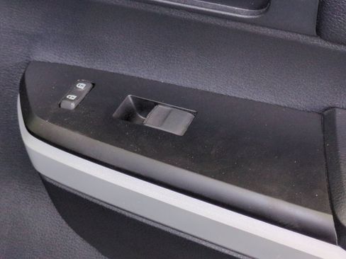 Used 2018 Toyota Tundra SR5 AWD/4WD image 21