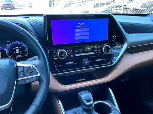 Used 2023 Toyota Highlander Platinum image 7
