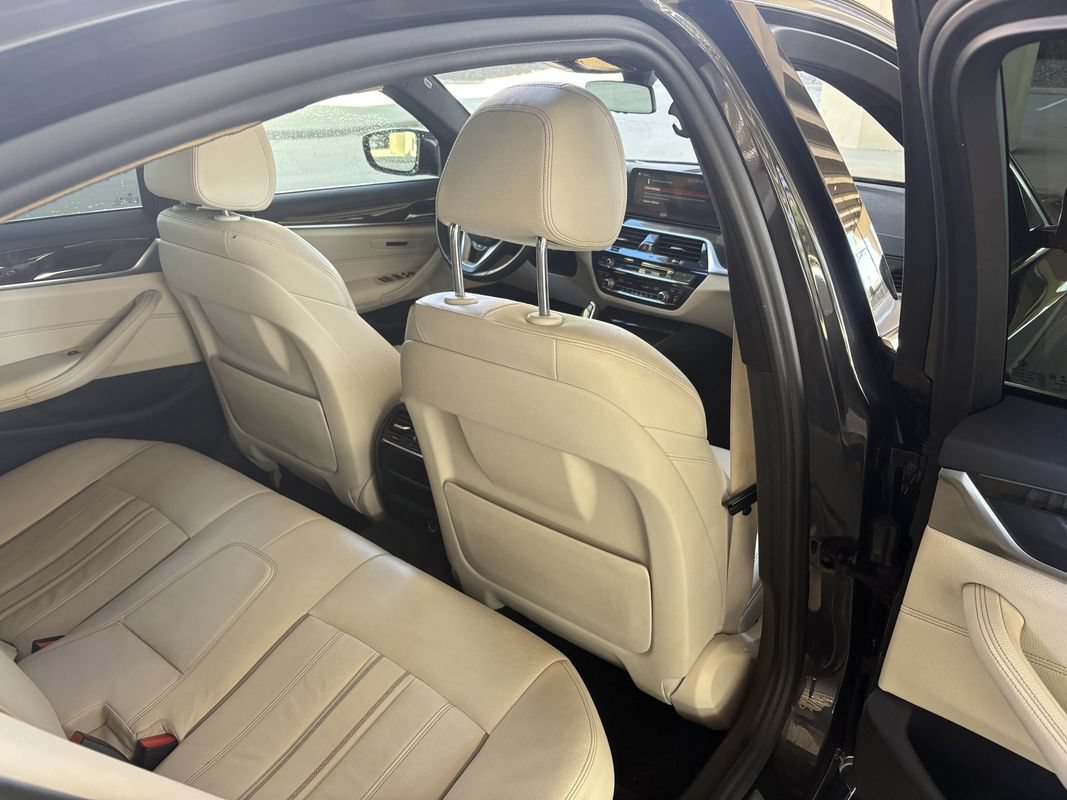 Used 2018 BMW 530i w/ Premium Package RWD image 27