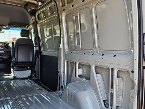 New 2025 Mercedes-Benz Sprinter 2500 image 33