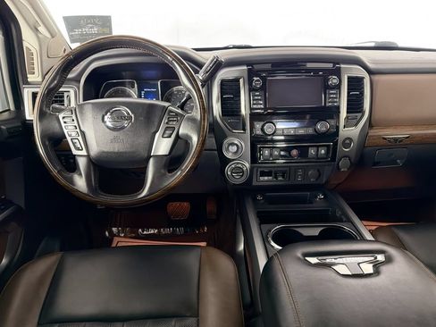 Used 2018 Nissan Titan Platinum Reserve AWD/4WD image 22