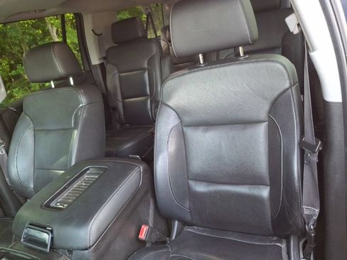 Used 2017 Chevrolet Suburban Premier AWD/4WD image 10