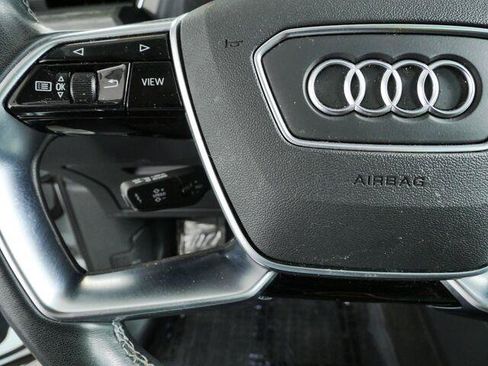 Used 2023 Audi e-tron Premium Plus w/ Premium Plus Package AWD/4WD image 10