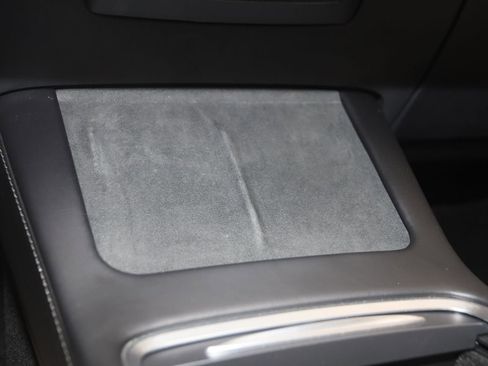 Used 2023 Tesla Model Y Performance image 29