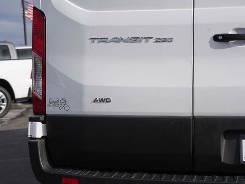Used 2023 Ford Transit 250 Medium Roof AWD image 10