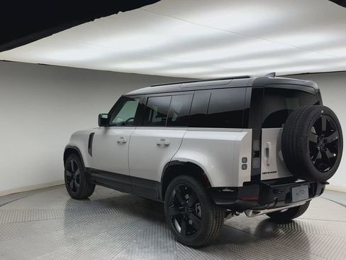 New 2026 Land Rover Defender 110 X-Dynamic SE AWD/4WD image 4