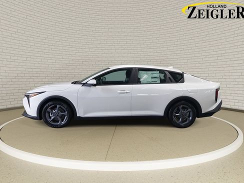 New 2026 Kia K4 FWD image 8